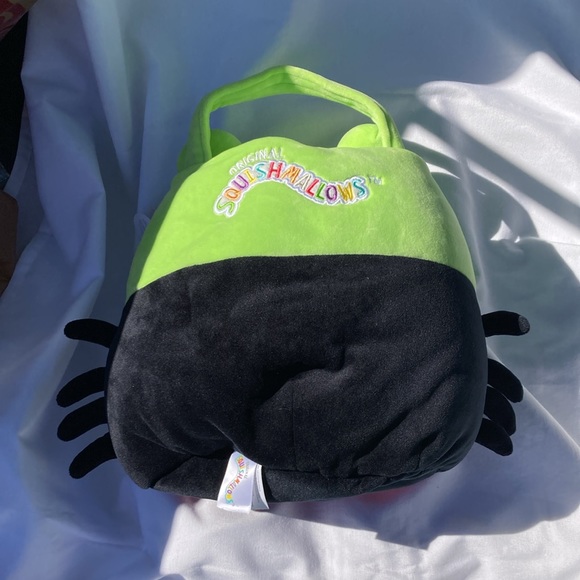 Wendy Halloween Pail Squishmallow - Picture 4 of 7